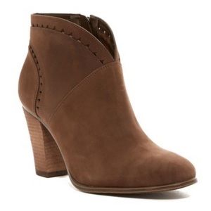 💋SOLD💋Vince Camuto Fritan Brown Fritan Booties
